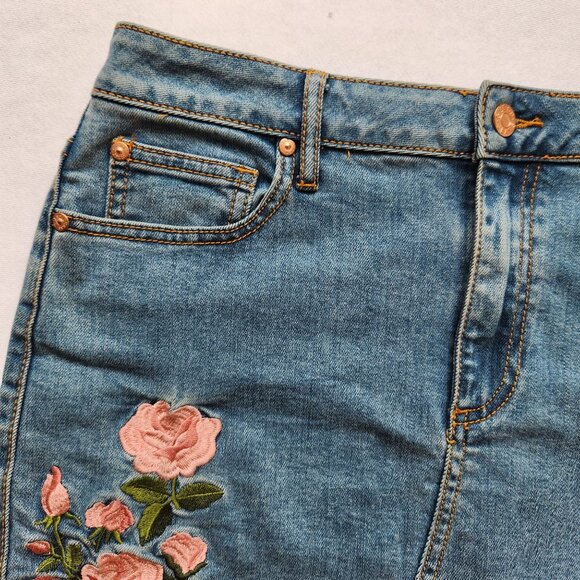 Guess Floral Embroidered Mini Skirt Denim Jean Girly Cute Pink Roses Boho M - Picture 5 of 15